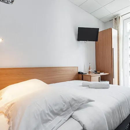 Modern Waikiki Otel Cannes