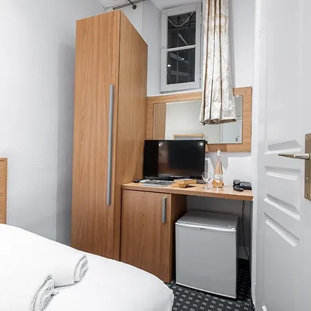 Modern Waikiki Otel 2*
