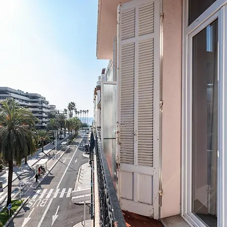 Modern Waikiki Otel Cannes